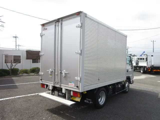 いすゞ エルフ TRG-NHS85AN(4WD)の写真4
