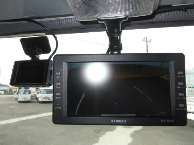 いすゞ エルフ TRG-NHS85AN(4WD)の写真15