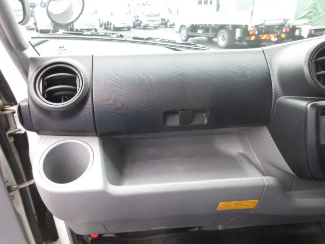 日野 デュトロ 2RG-XZC605M(2WD)の写真27