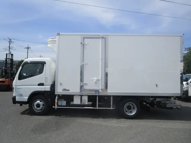 三菱 キャンター 2RG-FEB80(2WD)の写真4