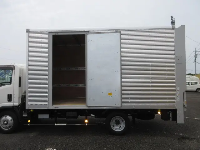いすゞ エルフ 2RG-NPR88AN(2WD)の写真6
