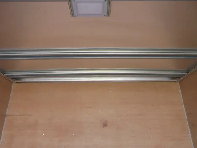 いすゞ エルフ 2RG-NPR88AN(2WD)の写真18