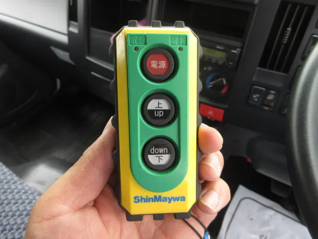 いすゞ エルフ 2RG-NPR88AN(2WD)の写真28