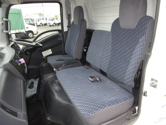 いすゞ エルフ 2RG-NPR88AN(2WD)の写真31