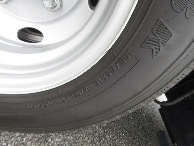 いすゞ エルフ 2RG-NPR88AN(2WD)の写真49