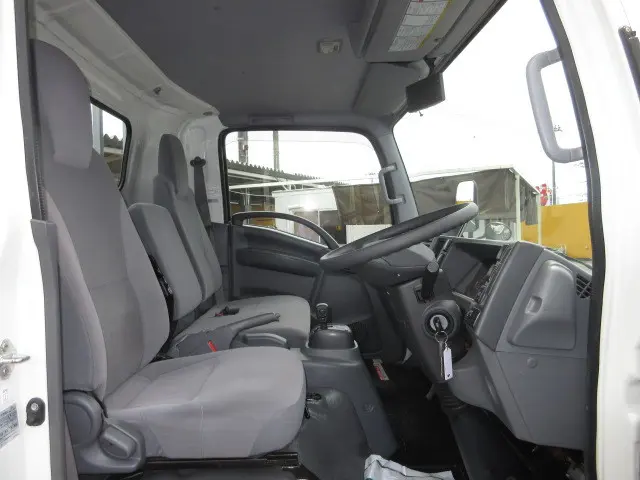 いすゞ エルフ TPG-NPS85AR(4WD)の写真14