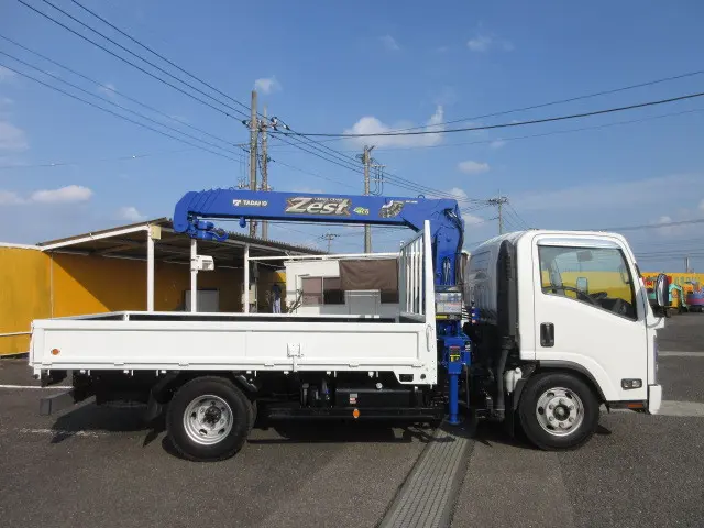 いすゞ エルフ 2RG-NPR88YN(2WD)の写真6