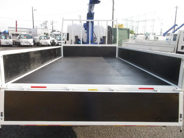 いすゞ エルフ 2RG-NPR88YN(2WD)の写真9