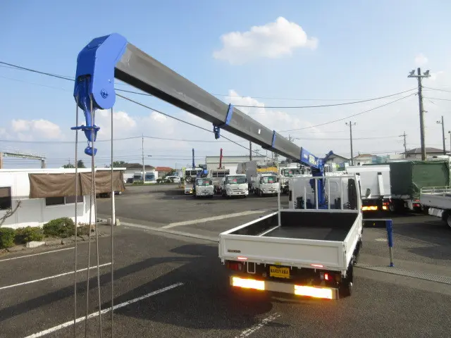 いすゞ エルフ 2RG-NPR88YN(2WD)の写真15
