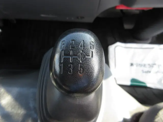 いすゞ エルフ 2RG-NPR88YN(2WD)の写真22