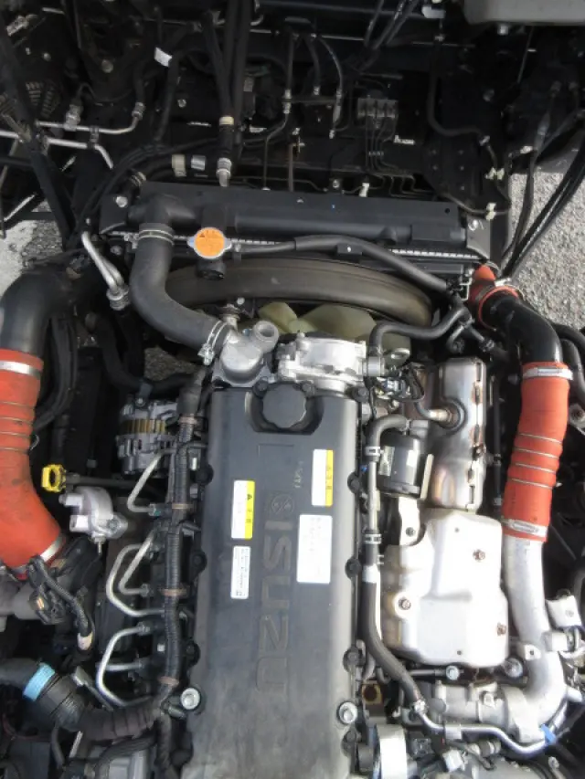 いすゞ エルフ 2RG-NPR88YN(2WD)の写真28