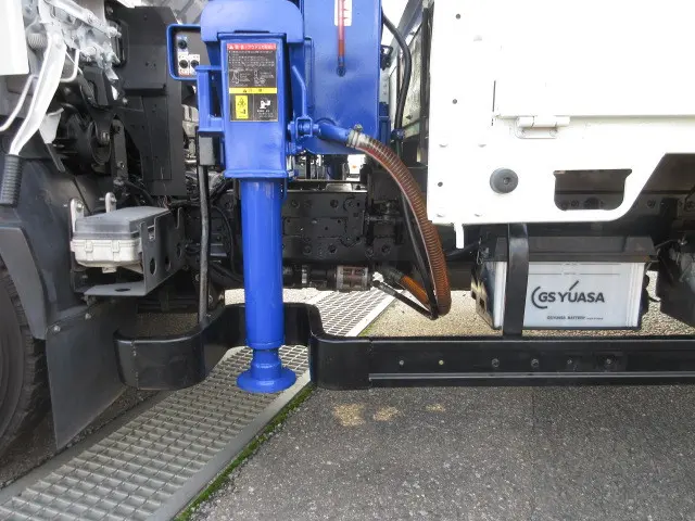 いすゞ エルフ 2RG-NPR88YN(2WD)の写真34