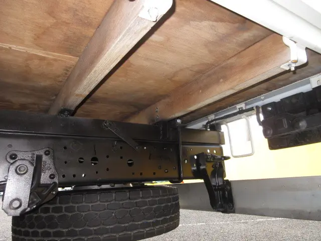 いすゞ エルフ 2RG-NPR88YN(2WD)の写真44