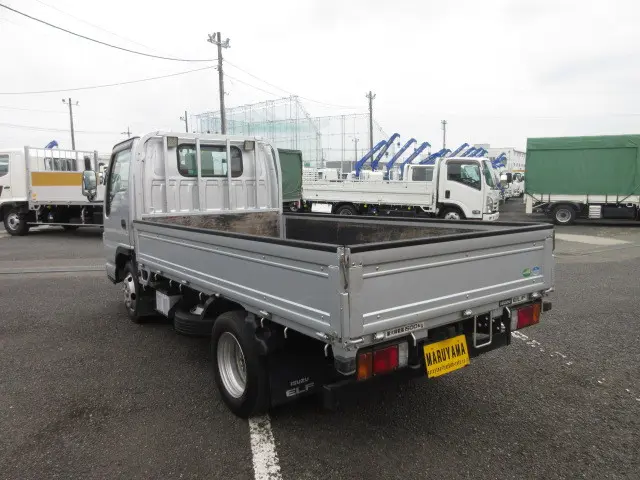 いすゞ エルフ BKG-NHR85A(2WD)の写真3