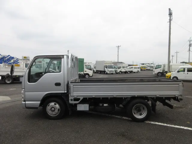 いすゞ エルフ BKG-NHR85A(2WD)の写真5