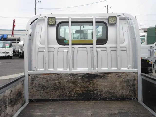 いすゞ エルフ BKG-NHR85A(2WD)の写真10
