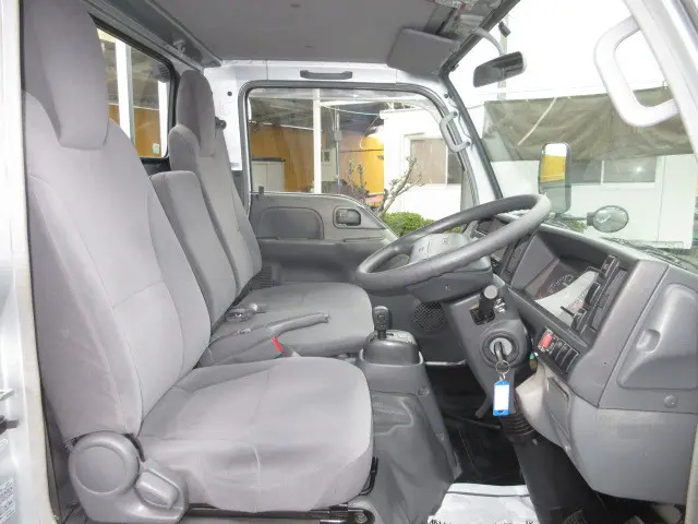 いすゞ エルフ BKG-NHR85A(2WD)の写真13
