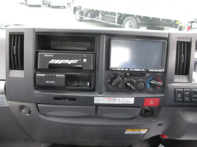 いすゞ エルフ BKG-NHR85A(2WD)の写真16