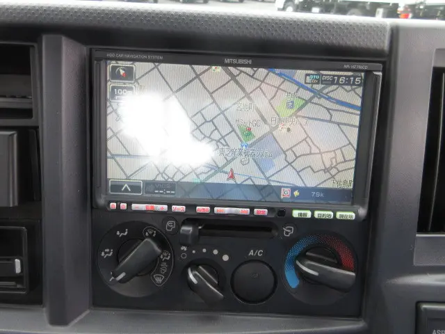 いすゞ エルフ BKG-NHR85A(2WD)の写真17