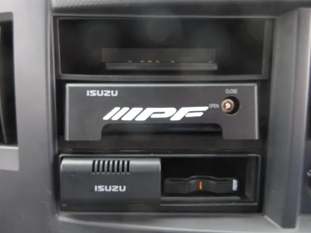 いすゞ エルフ BKG-NHR85A(2WD)の写真18