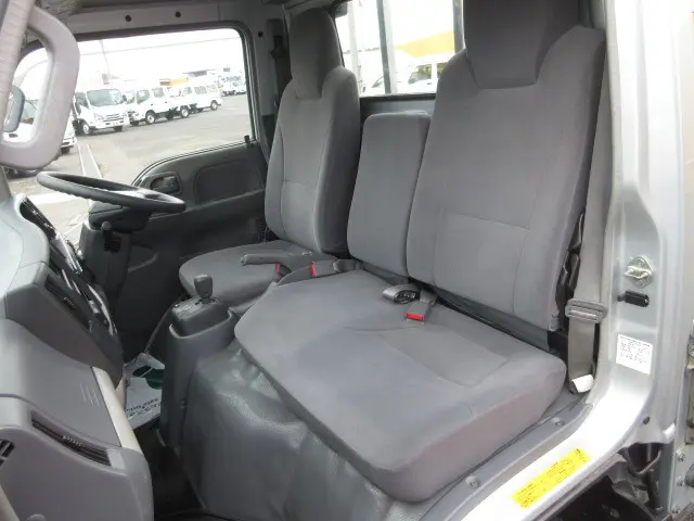 いすゞ エルフ BKG-NHR85A(2WD)の写真23