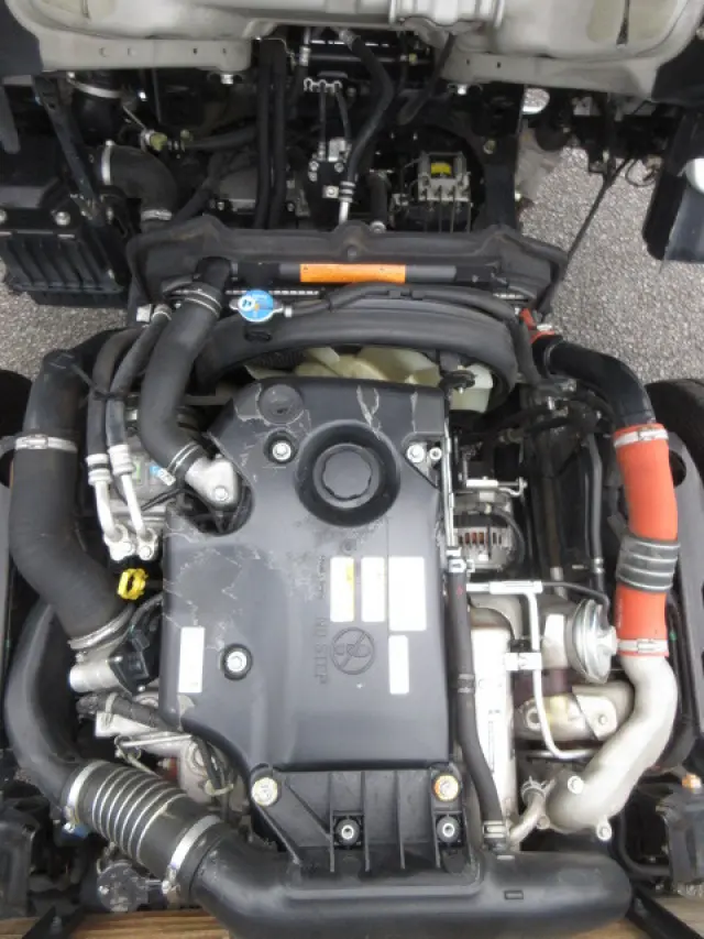 いすゞ エルフ BKG-NHR85A(2WD)の写真27
