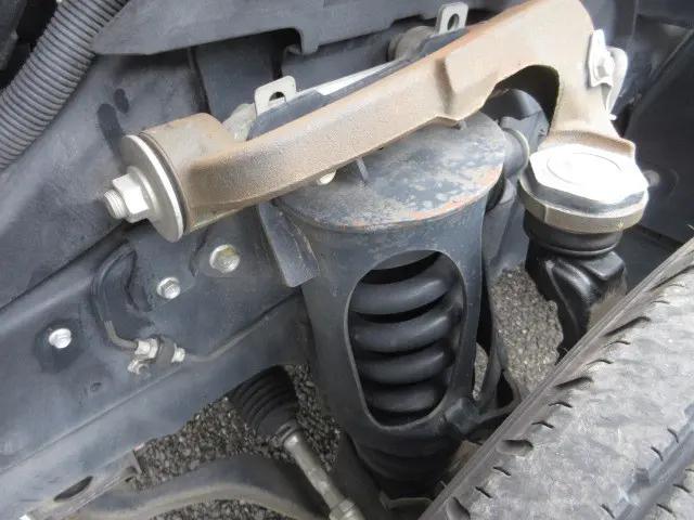 いすゞ エルフ BKG-NHR85A(2WD)の写真37