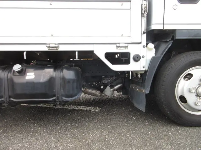 いすゞ エルフ BKG-NHR85A(2WD)の写真43