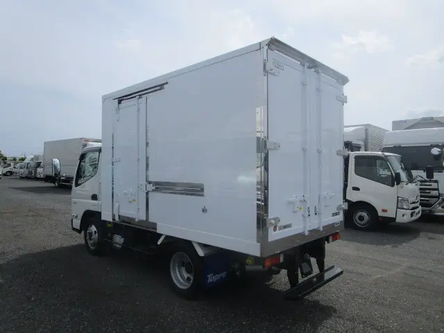 三菱 キャンター 2RG-FBAV0(2WD)の写真3