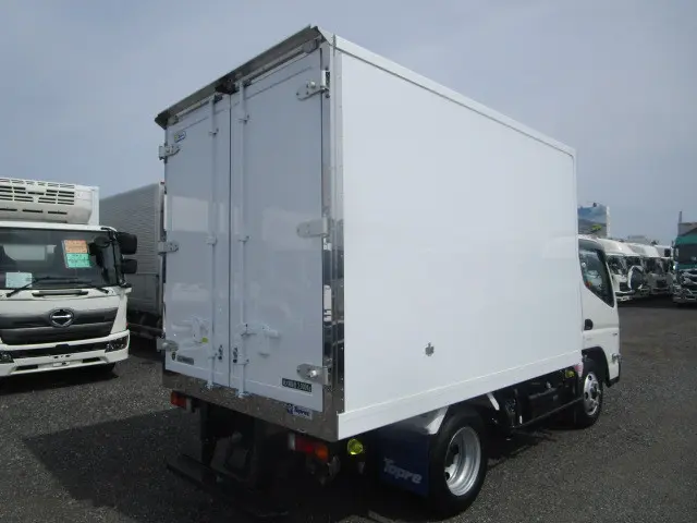 三菱 キャンター 2RG-FBAV0(2WD)の写真4