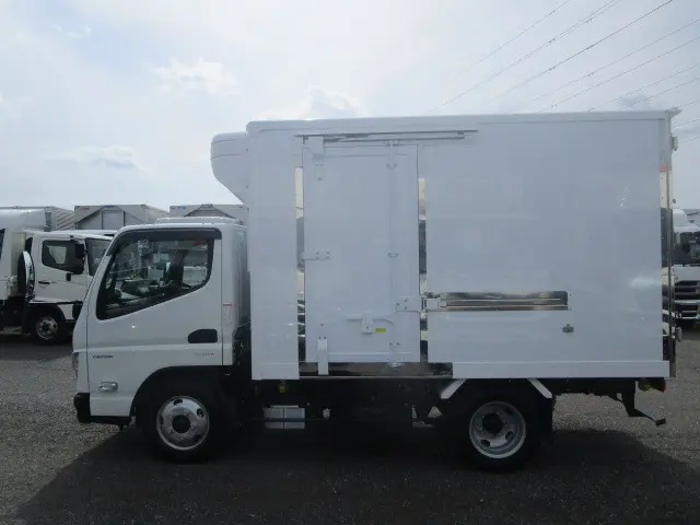 三菱 キャンター 2RG-FBAV0(2WD)の写真5