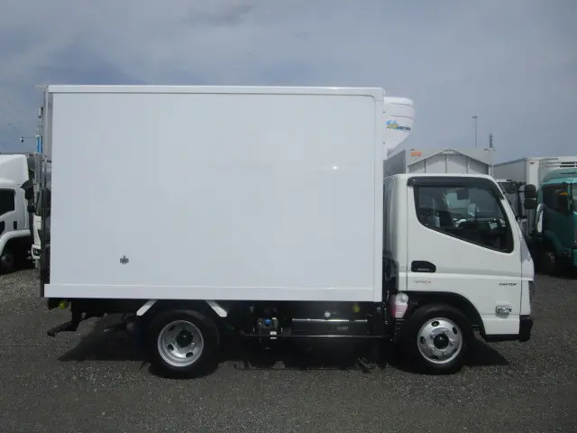三菱 キャンター 2RG-FBAV0(2WD)の写真6