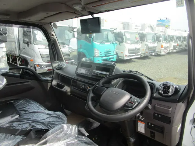 三菱 キャンター 2RG-FBAV0(2WD)の写真10