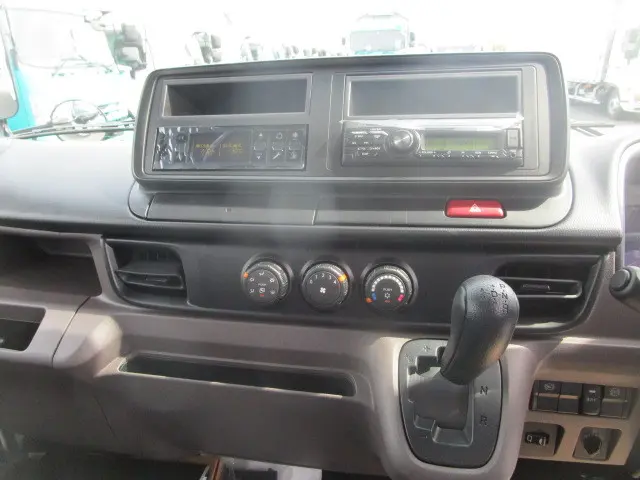 三菱 キャンター 2RG-FBAV0(2WD)の写真12