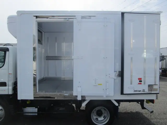 三菱 キャンター 2RG-FBAV0(2WD)の写真25