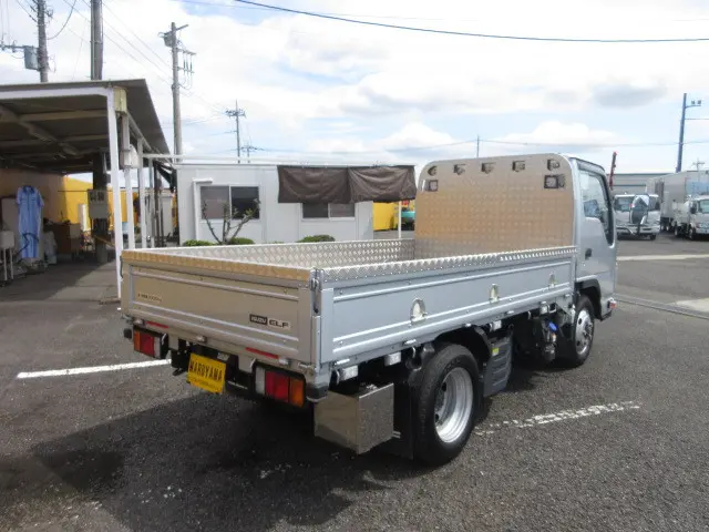 いすゞ エルフ 2RG-NJS88A(4WD)の写真4