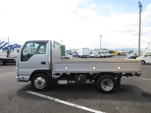 いすゞ エルフ 2RG-NJS88A(4WD)の写真5
