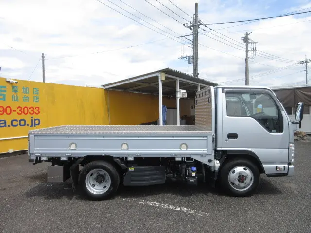 いすゞ エルフ 2RG-NJS88A(4WD)の写真6