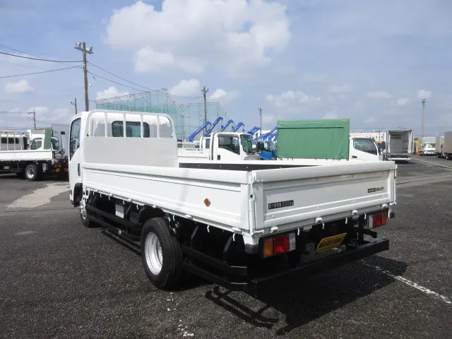 いすゞ エルフ TRG-NMR85AR(2WD)の写真3