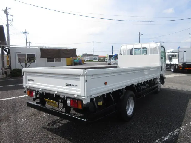 いすゞ エルフ TRG-NMR85AR(2WD)の写真4