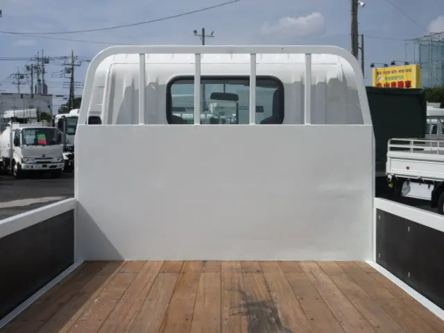 いすゞ エルフ TRG-NMR85AR(2WD)の写真11