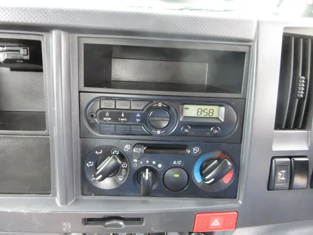 いすゞ エルフ TRG-NMR85AR(2WD)の写真17