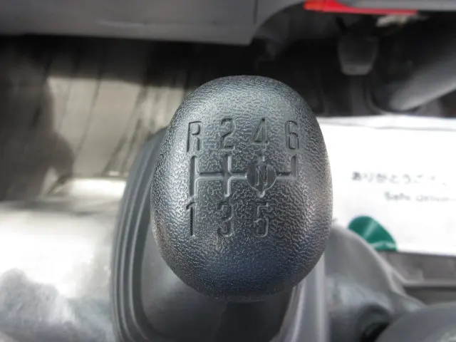 いすゞ エルフ TRG-NMR85AR(2WD)の写真19