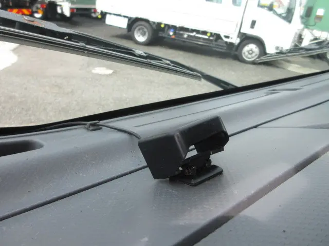 いすゞ エルフ TRG-NMR85AR(2WD)の写真23