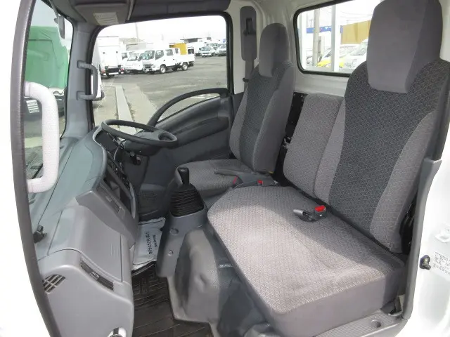 いすゞ エルフ TRG-NMR85AR(2WD)の写真25