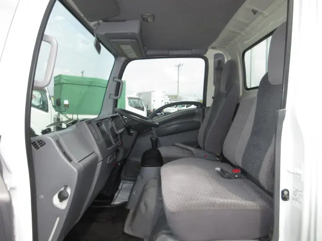 いすゞ エルフ TRG-NMR85AR(2WD)の写真26