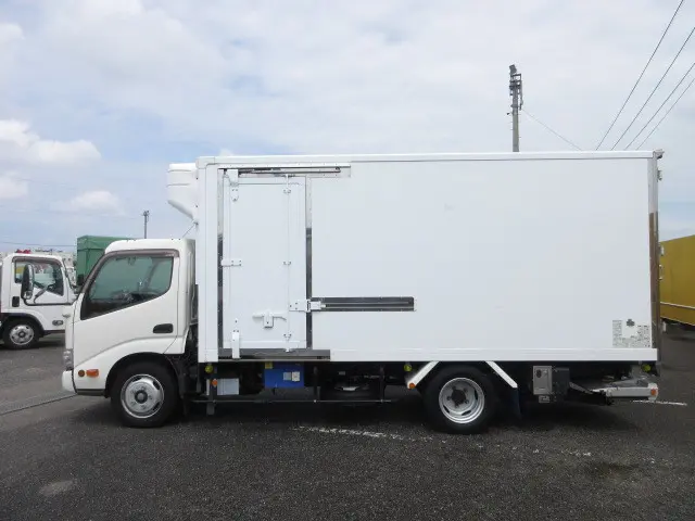 日野 デュトロ 2RG-XZU655M(2WD)の写真5