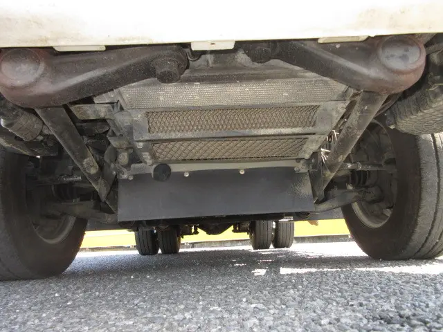 いすゞ エルフ 2RG-NHS88A(4WD)の写真30