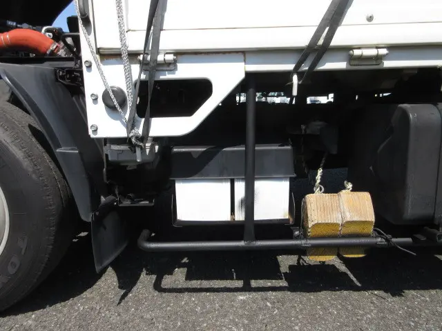 いすゞ エルフ 2RG-NHS88A(4WD)の写真33