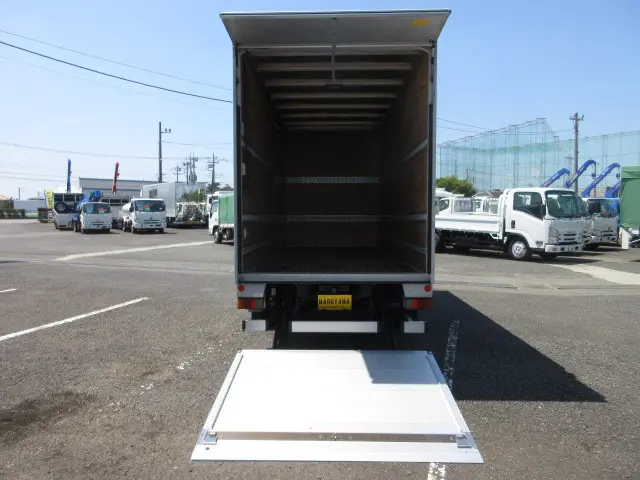 いすゞ エルフ 2RG-NMR88AN(2WD)の写真9